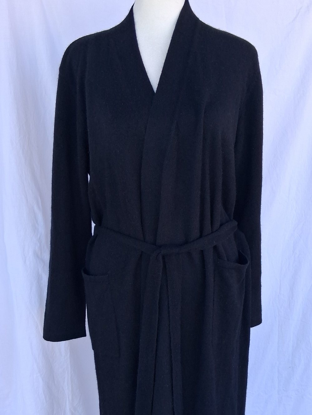 Quince 100% Mongolian Cashmere Black Women's Wrap Robe with Pockets M